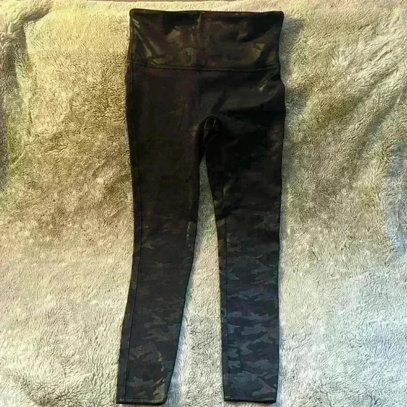 SPANX Black Camo Compression Leggings - size large - Picture 1 of 4